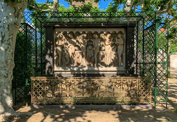 Hoetger Licht- und Schattenspiele